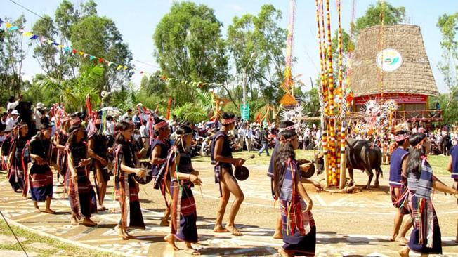 Khám phá không gian lễ hội dân tộc độc đáo khi đến Du lịch Đà Lạt