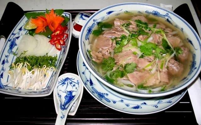 Phở Bát Đàn – Hương vị đặc trưng của ẩm thực Hà Nội