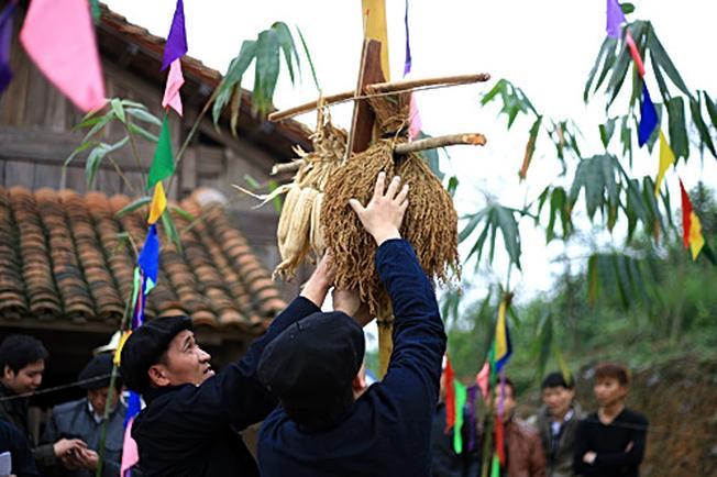 Bí mật lễ hội kỳ bí ở vùng cao Sa Pa