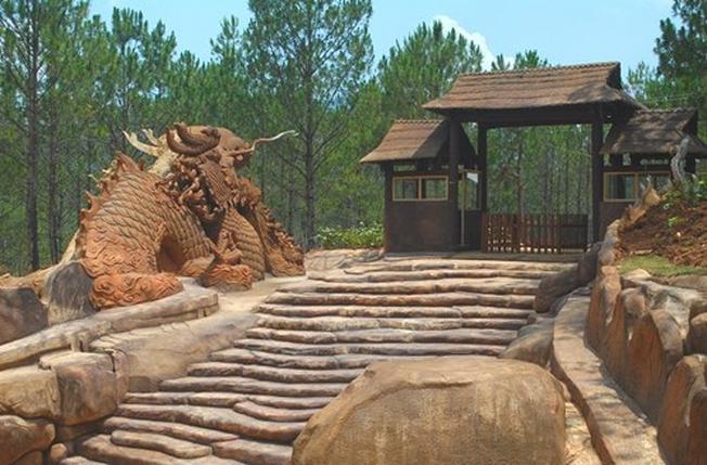 Khám phá điểm du lịch mới ẩn sau hầm điêu khắc độc đáo từ đất sét tại Đà Lạt