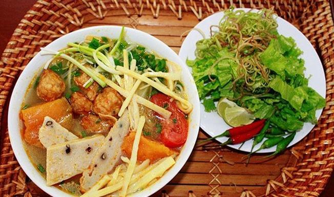 Thưởng thức hương vị Đà Nẵng – Bún chả cá đặc trưng
