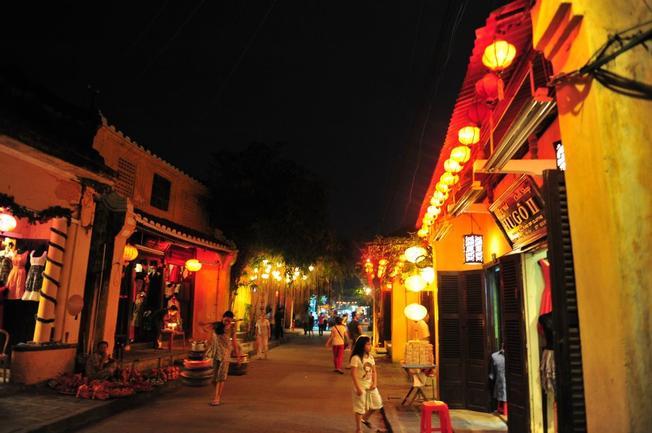 Khám phá vị ngon hoành thánh – biểu tượng ẩm thực Hội An