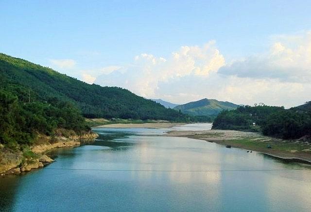 Khám phá vẻ đẹp tuyệt vời của xứ Quảng – Hòn Kẽm Đá Dừng