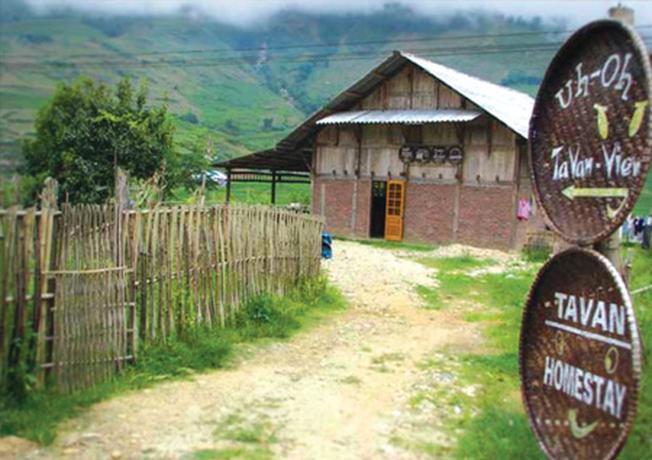 Khám phá bản Hồ
