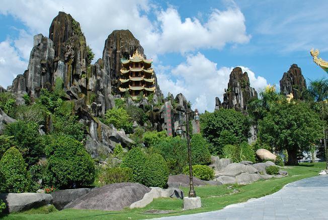 Khám phá vẻ đẹp của ba động tại núi Ngũ Hành Sơn Đà Nẵng