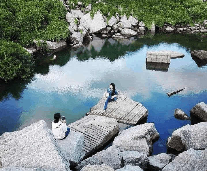 Khi đến thăm hồ Latina ở An Giang, bạn sẽ tự tin có những bức ảnh 'nghìn like'. Đây là điểm đến được giới trẻ săn lùng nhất ở An Giang, với không gian sống ảo cực kỳ chất lừ. Hãy thử trải nghiệm tại đây để có những bức hình 'nghìn like' nhé!