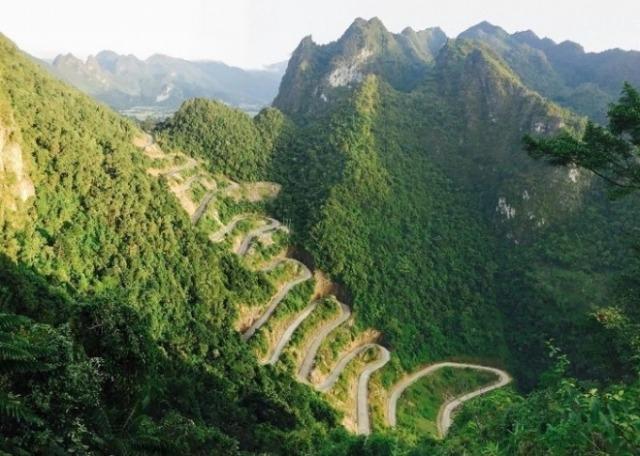 Đèo Mẻ Pia: Hành trình chinh phục với 14 tầng cong quanh co thách thức mọi phượt thủ