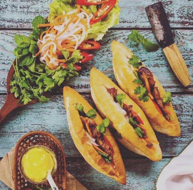 Khám phá ngay Top 10 món bánh mì ngon Đà Nẵng!