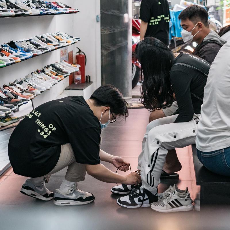 Top 8 cửa hàng bán giày sneaker chất lượng trên Instagram