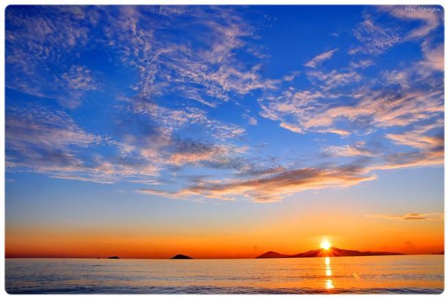 Chiêm ngưỡng bình minh và hoàng hôn trên bờ biển Mỹ Khê ở thành phố Đà Nẵng