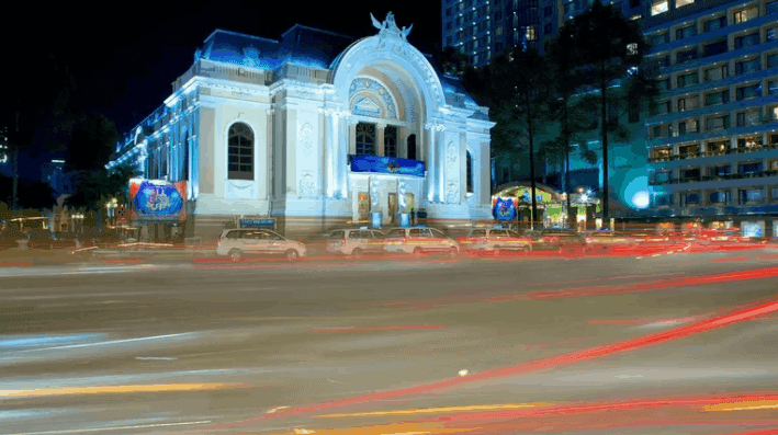 Khám phá vẻ đẹp kiến trúc cổ kính của Nhà Hát Lớn Thành phố Hồ Chí Minh