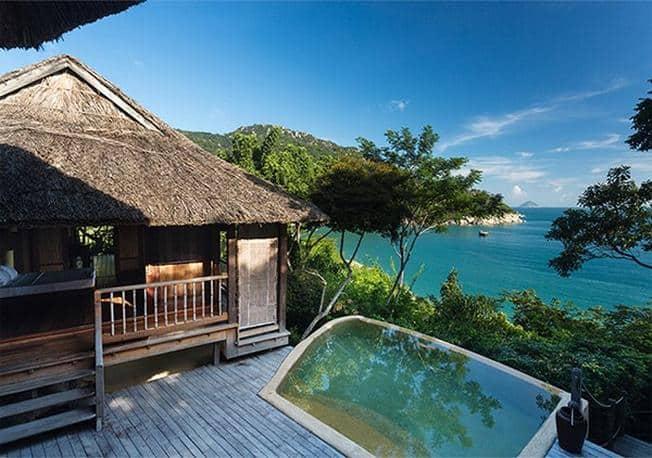 Nghỉ ngơi tại các khu nghỉ dưỡng hàng đầu ở Nha Trang