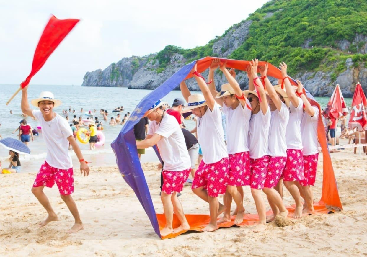 “Xõa tới bến” với những trò chơi team building tại bãi biển hấp dẫn
