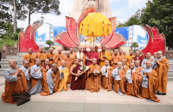 Khám phá hành trình đến chùa Tây Tạng Bình Dương – Nơi linh thiêng thu hút lòng người