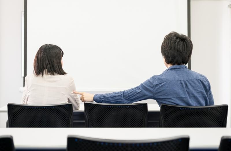 Dấu Hiệu Thích Một Người Trong Lớp Học