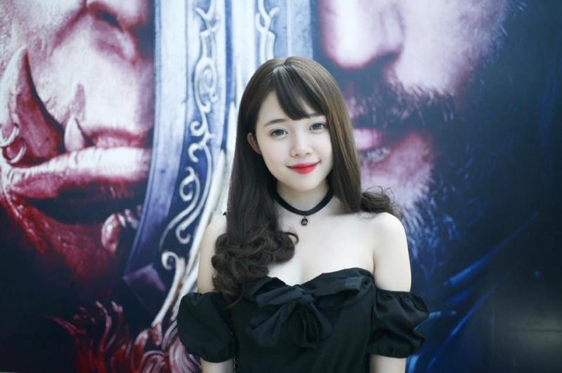 Top 10 Nữ Streamer Đình Đám Liên Minh Huyền Thoại và Đột Kích Việt Nam